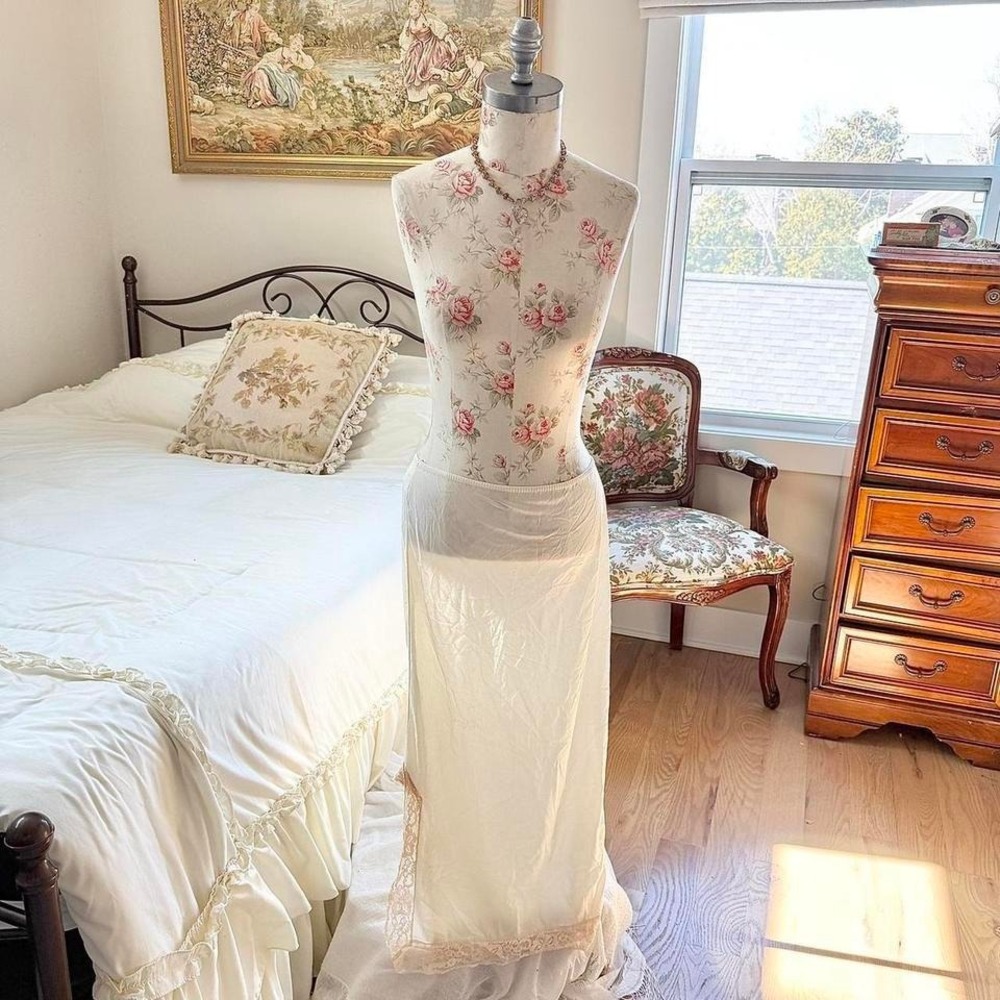 vintage cream lace skirt  70s ward small long ivory‎ slip skirt